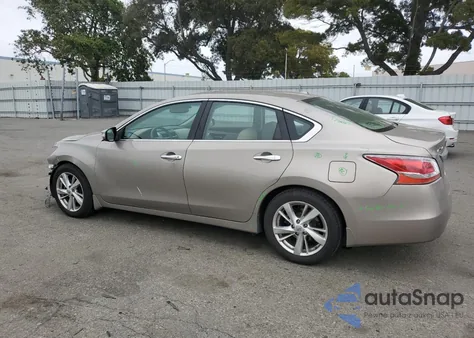 2015 Nissan Altima 2.5 из США, поврежденный, VIN 1N4AL3AP4FN353190